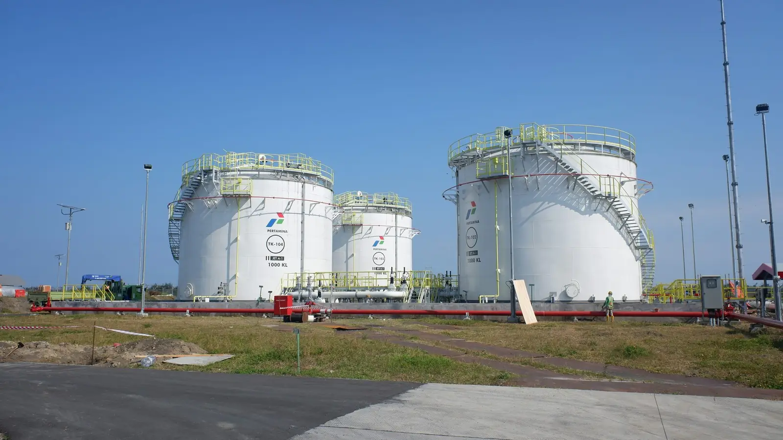 Fuel storage tanks (illustrative)